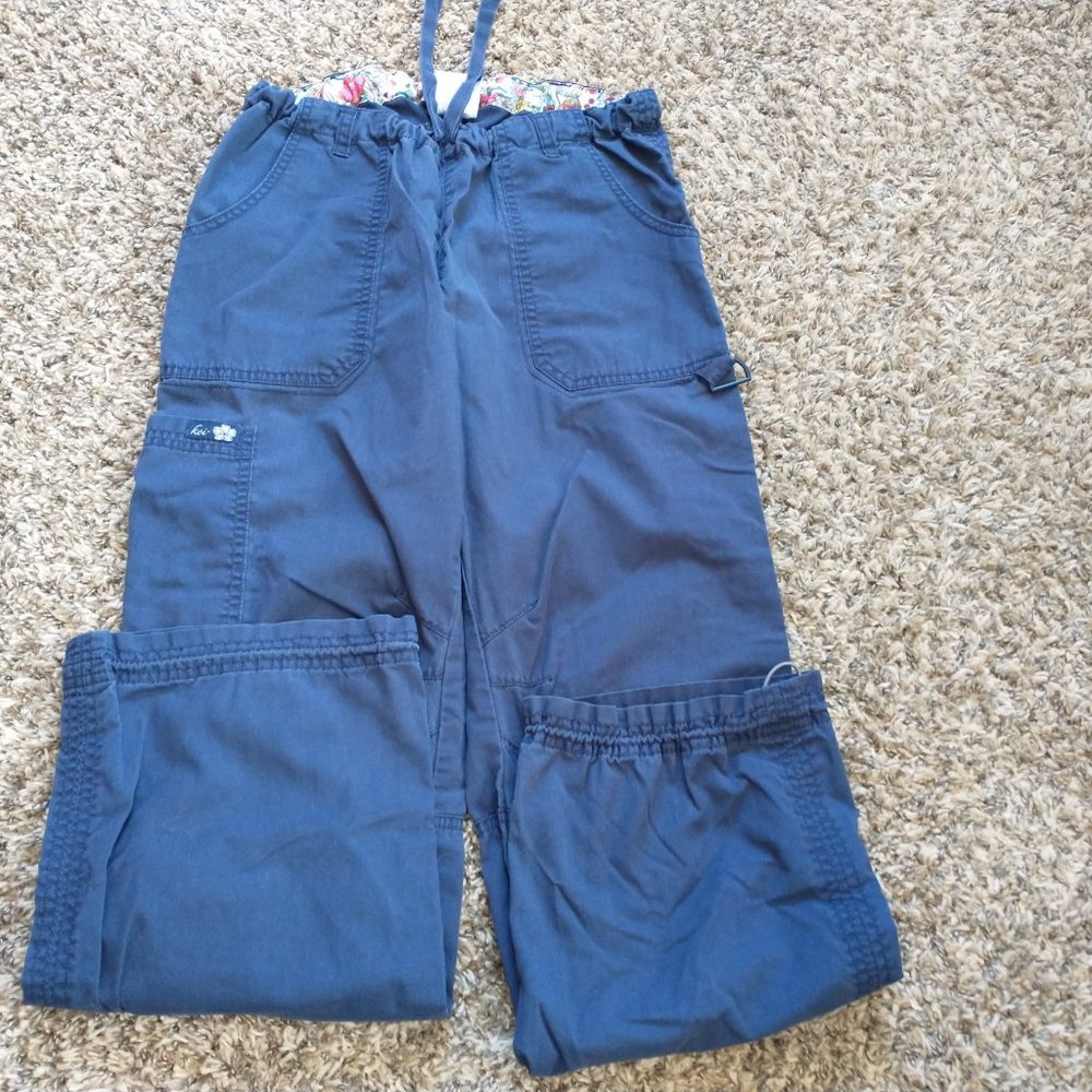 4 pair Scrub bottoms Koi, & WonderWinks - Picture 5 of 11